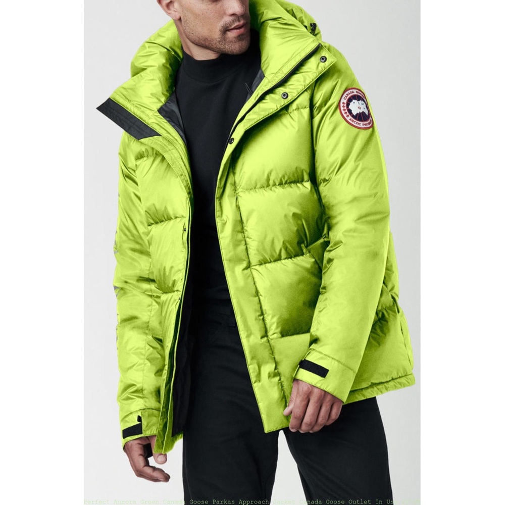 NWT Canada Goose Approach Puffer Jacket in Green